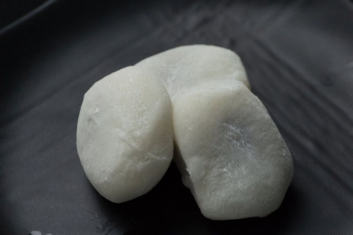 お正月のお餅は小さく切って見守る——子どもと祖父母が囲む食卓の窒息予防